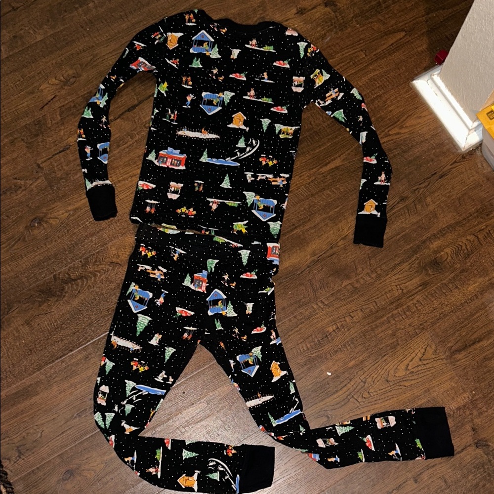 Old Navy Festive Graphic Pajama Set - Black and Green